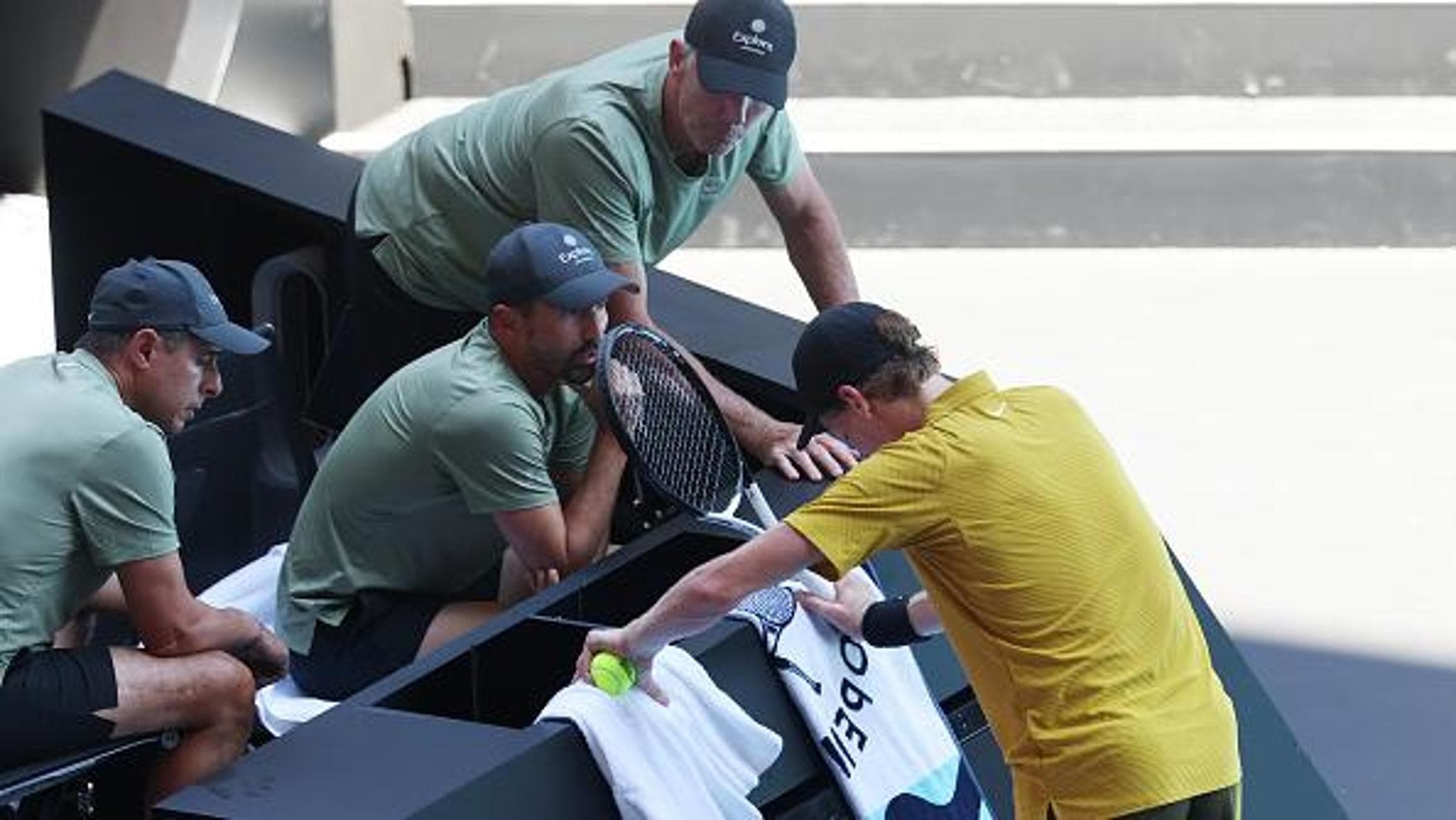 Australian Open, caldo estremo, integratori, tetto chiuso. Sinner: “le nuove regole mi hanno aiutato”