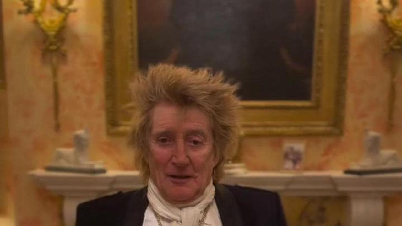 Rod Stewart contro Trump: "Noi codardi in Afghanistan? Chieda scusa, neanche ha fatto il militare"