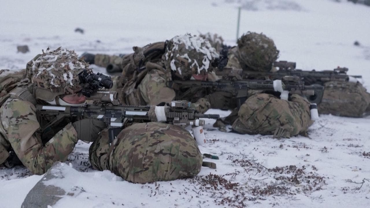 Groenlandia, "pronti a difenderci": le esercitazioni delle truppe di Copenaghen a Nuuk