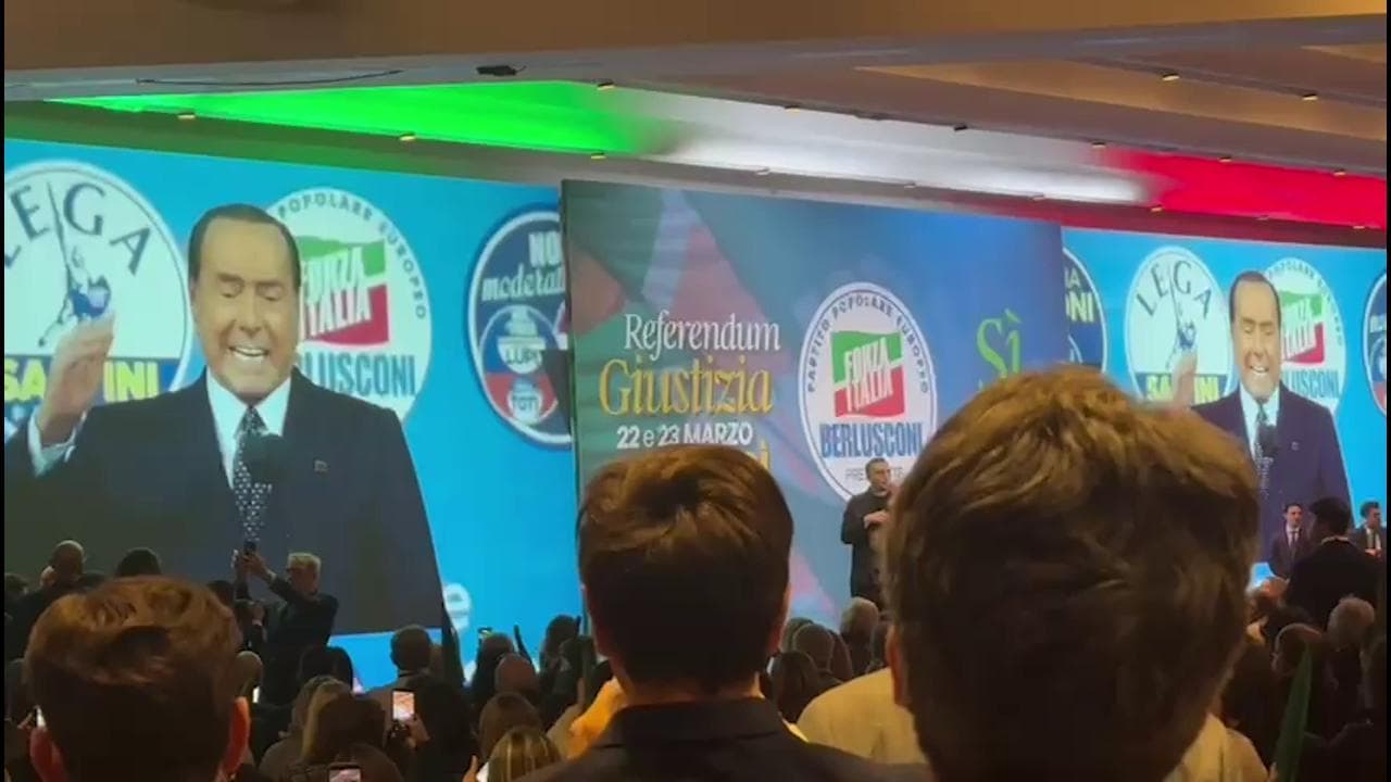 Referendum, l'evento di Forza Italia per il sì: il video-omaggio a Berlusconi