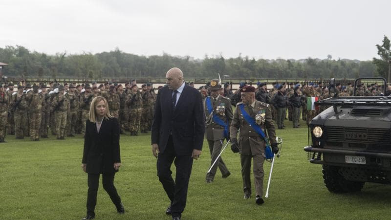 La premier Giorgia Meloni con il ministro della Difesa Guido Crosetto
