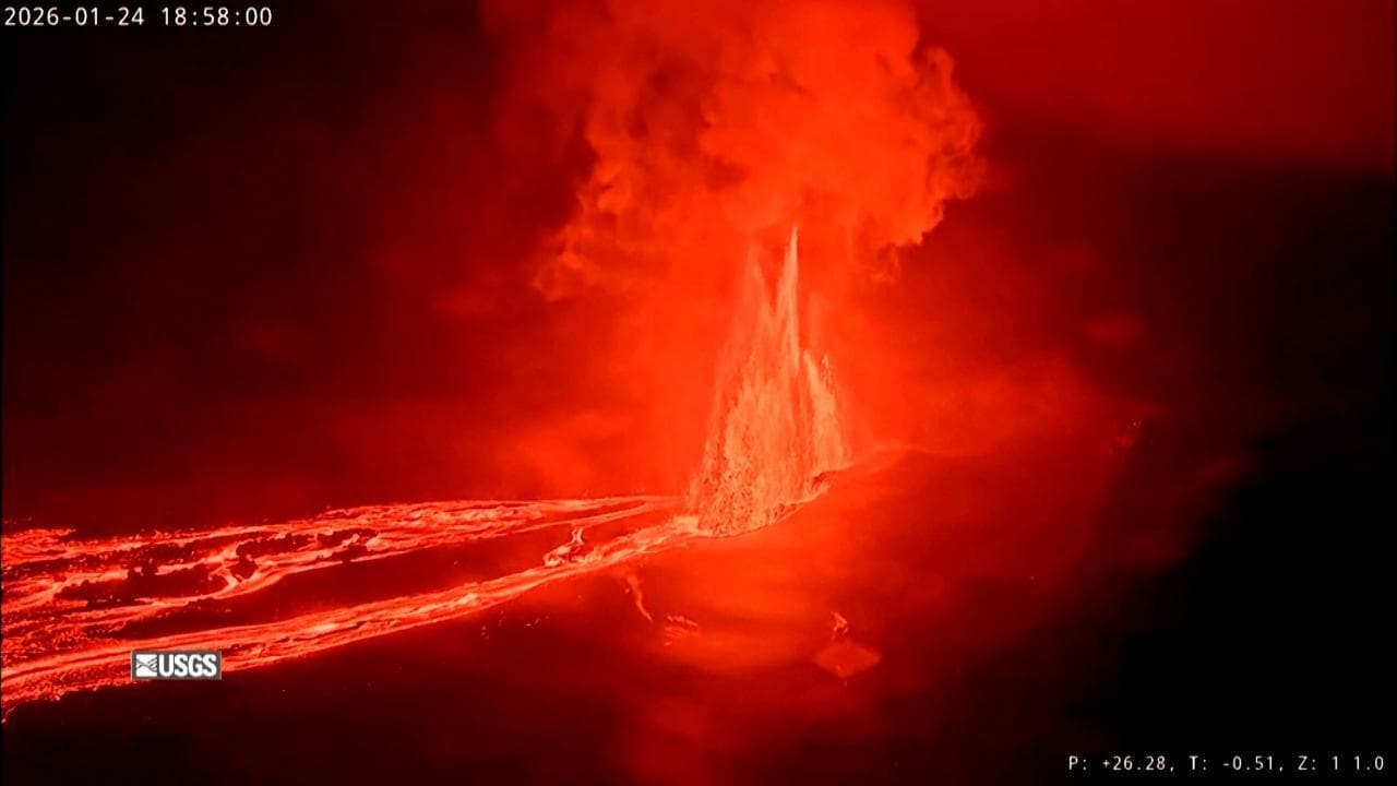 Hawaii, il vulcano Kilauea torna ad eruttare: fontane di lava alte quasi 500 metri