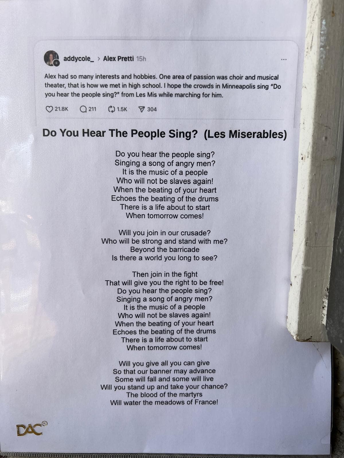 Il testo della canzone dal musical Les Miserables dedicata a Pretti / Foto Paolo Mastrolilli