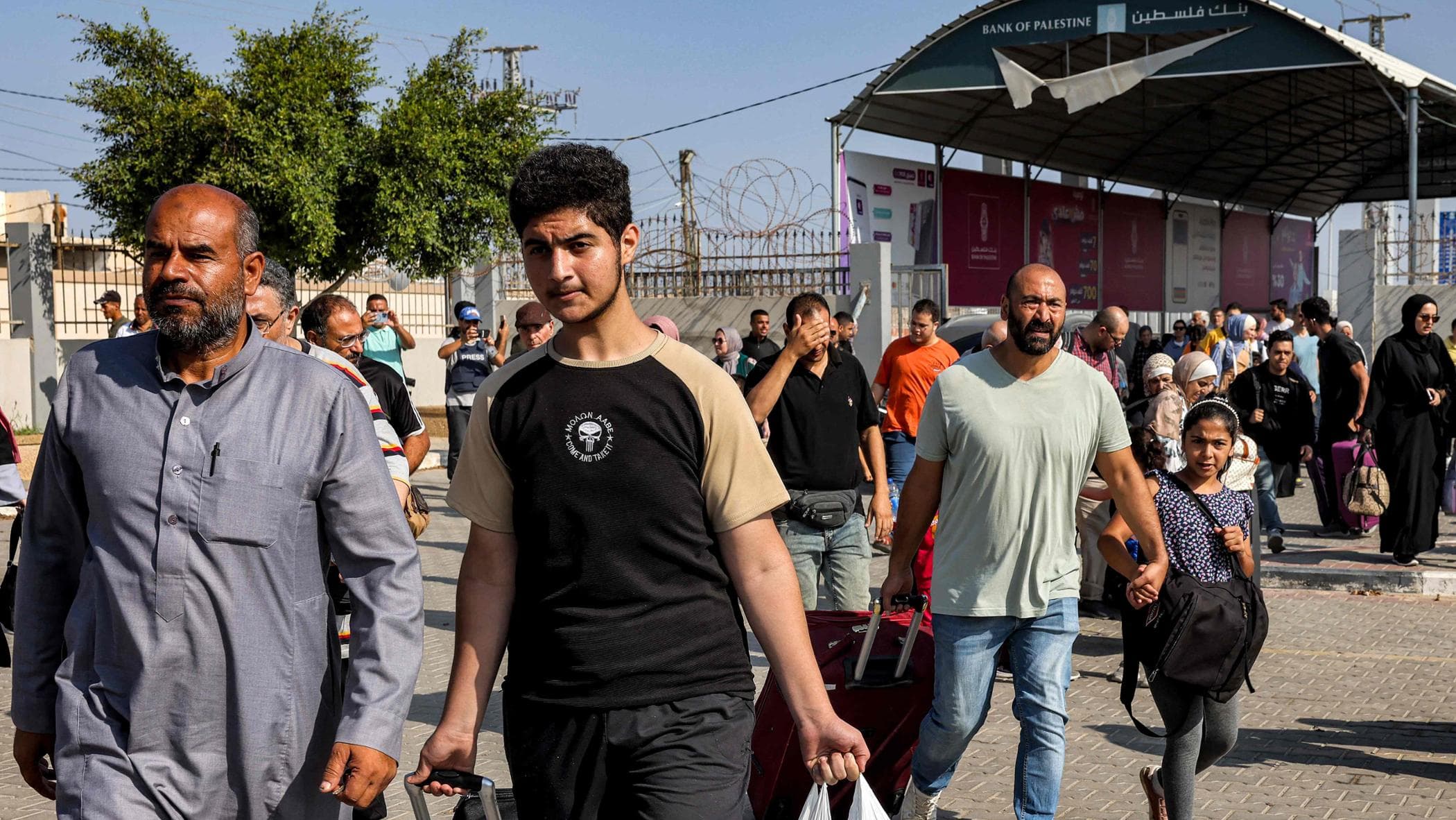 Gaza, ritrovato il corpo dell’ultimo ostaggio. Israele: “Riapriamo il valico di Rafah”