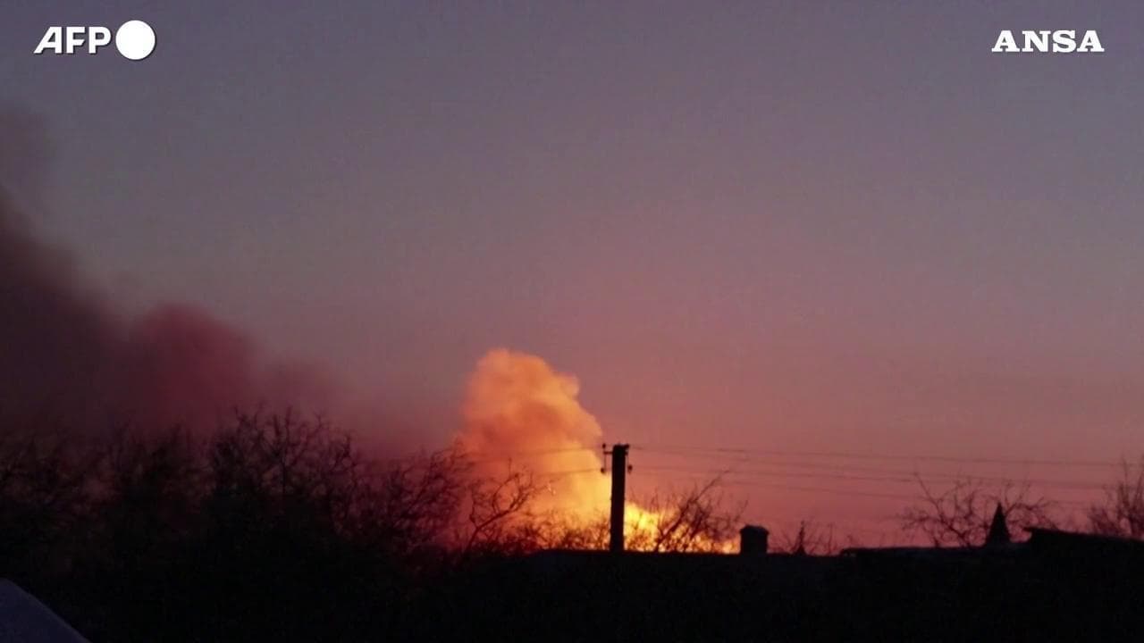 Attacco di droni sull'Ucraina: esplosioni sulla città di Lozova