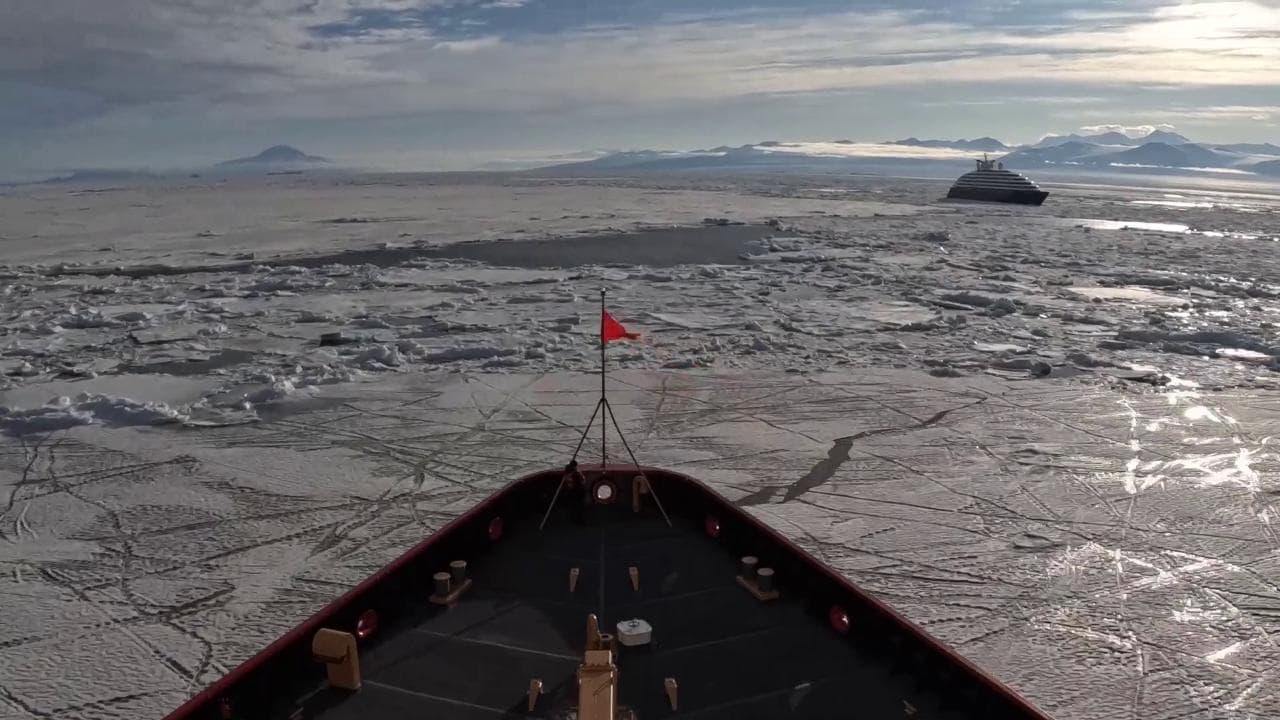 Nave da crociera intrappolata in Antartide: il salvataggio del rompighiaccio in timelapse