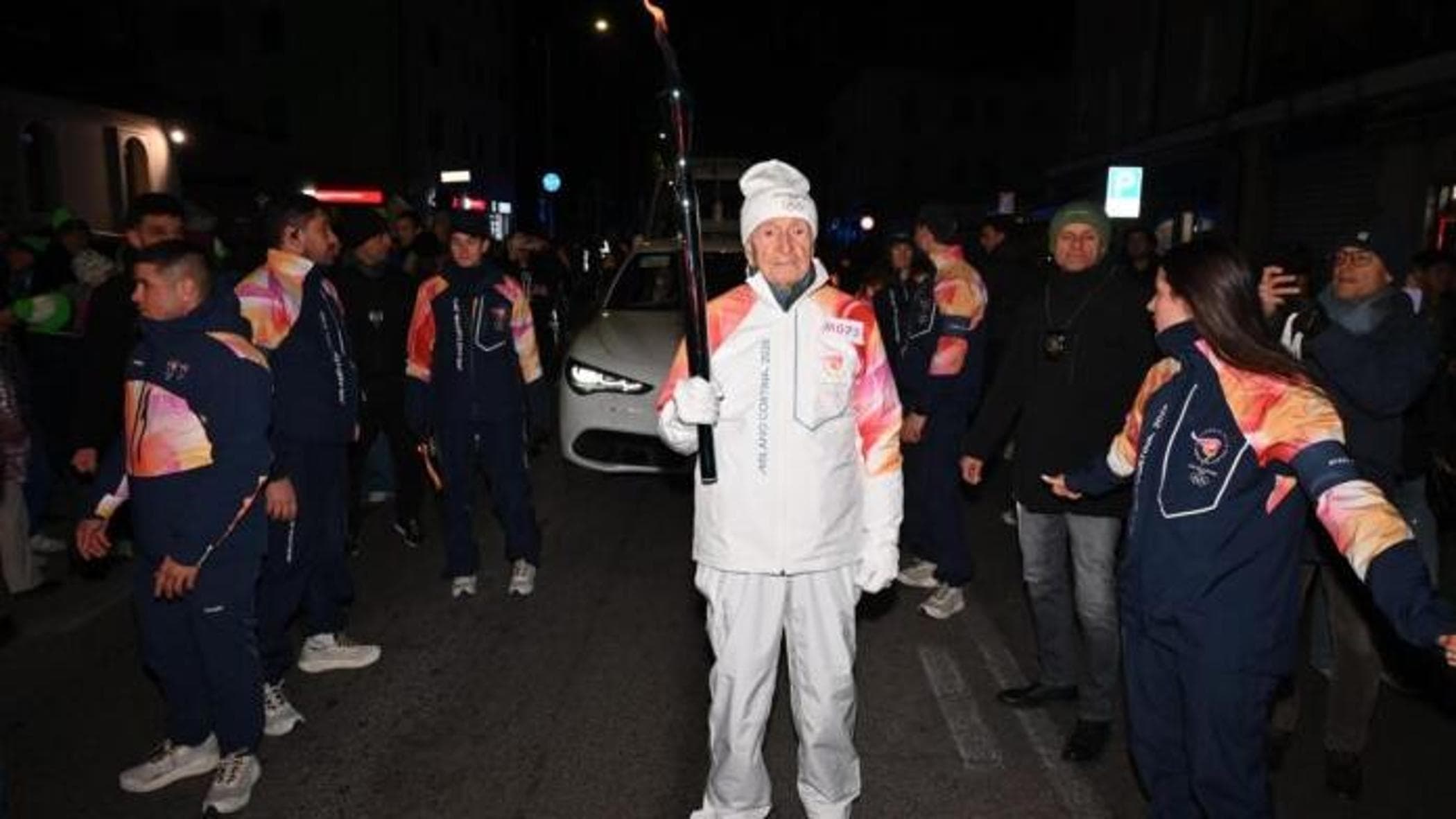 Abdon Pamich, l'olimpionico tedoforo a 92 anni denuncia: “Lasciato per strada a Vicenza”