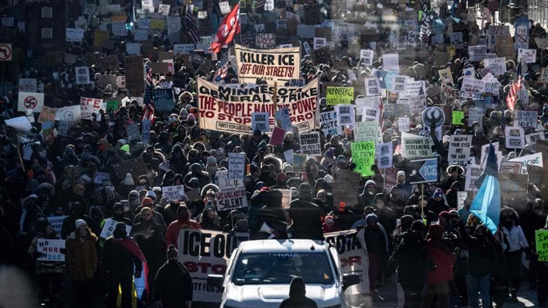 Trump caccia Bovino e ritira l’Ice: a Minneapolis arriva lo zar dei confini