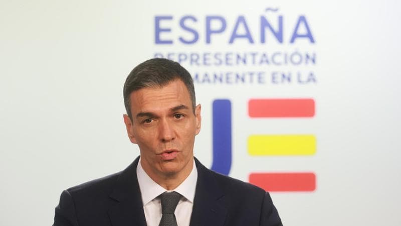 “Loro li sequestrano, noi diamo i documenti”: accordo in Spagna per regolarizzare 500mila migranti
