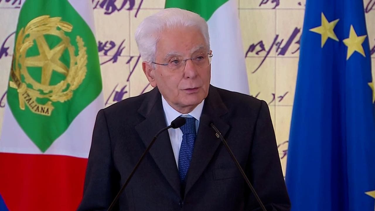 Mattarella: "Nella Repubblica non c'è posto per il veleno dell'odio, siamo custodi della democrazia"