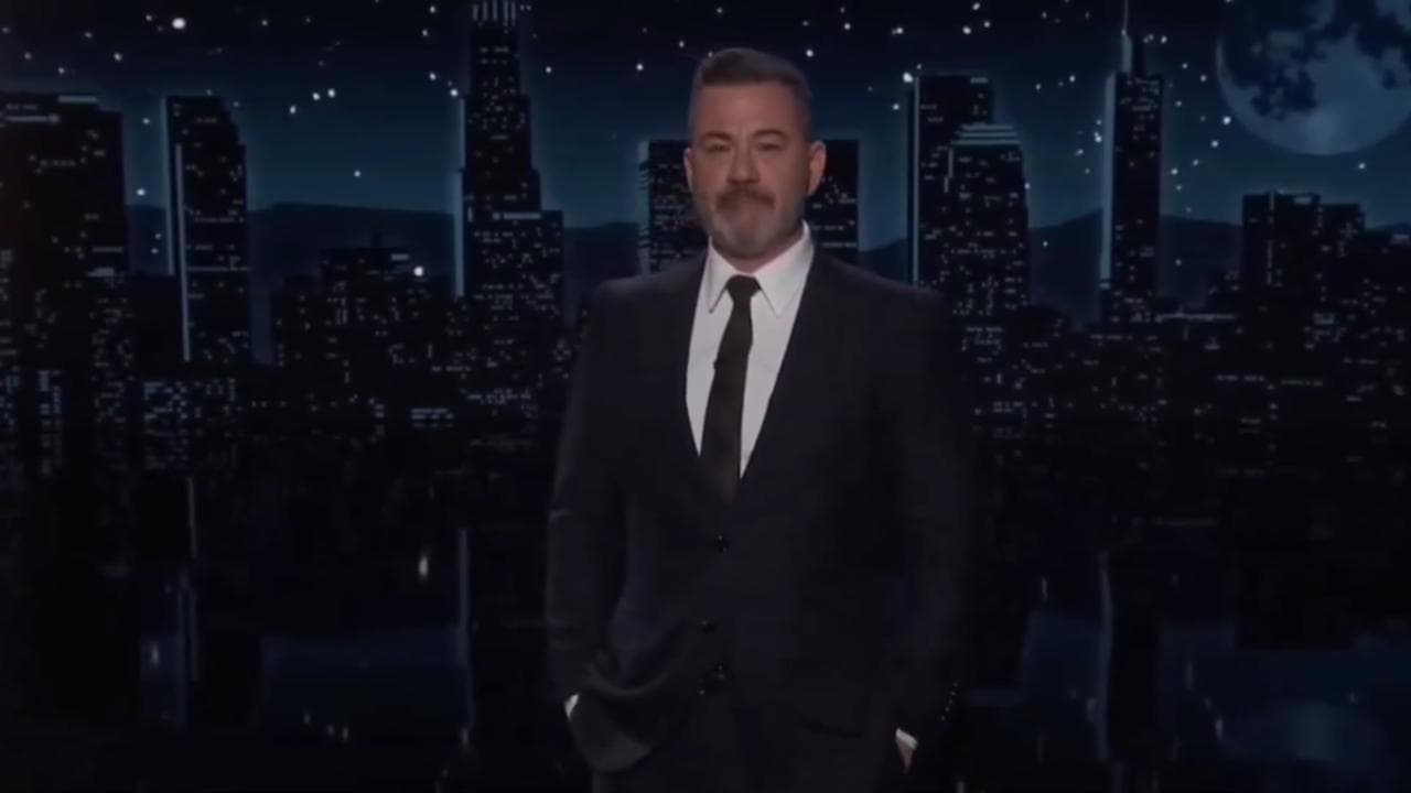 Violenze Ice, Kimmel cita la famiglia di Pretti e si commuove: "Siete brave persone, non siete soli"