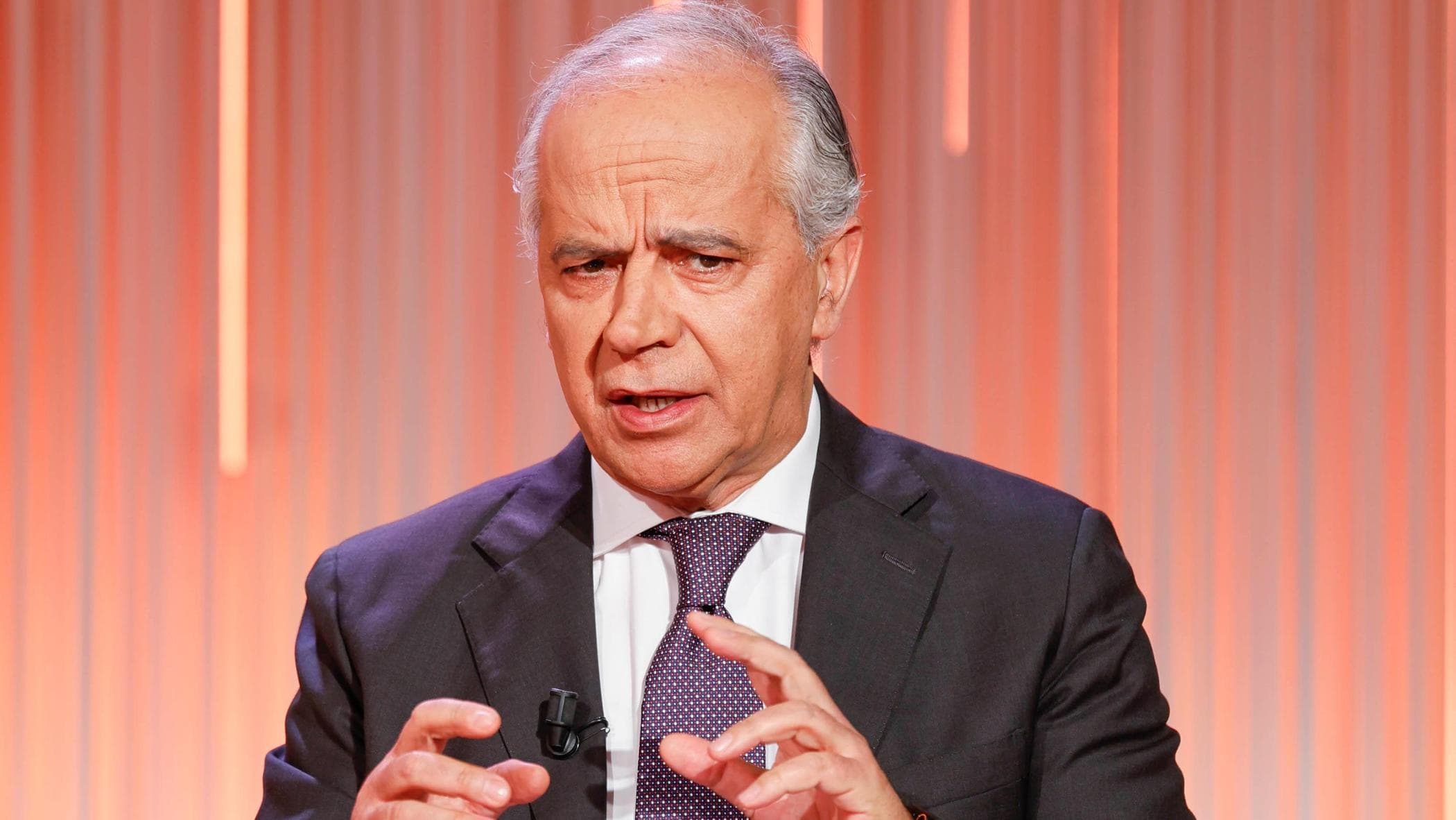 Piantedosi ora ammette: I’Ice sarà alle Olimpiadi. Tajani: “Non sono le SS”