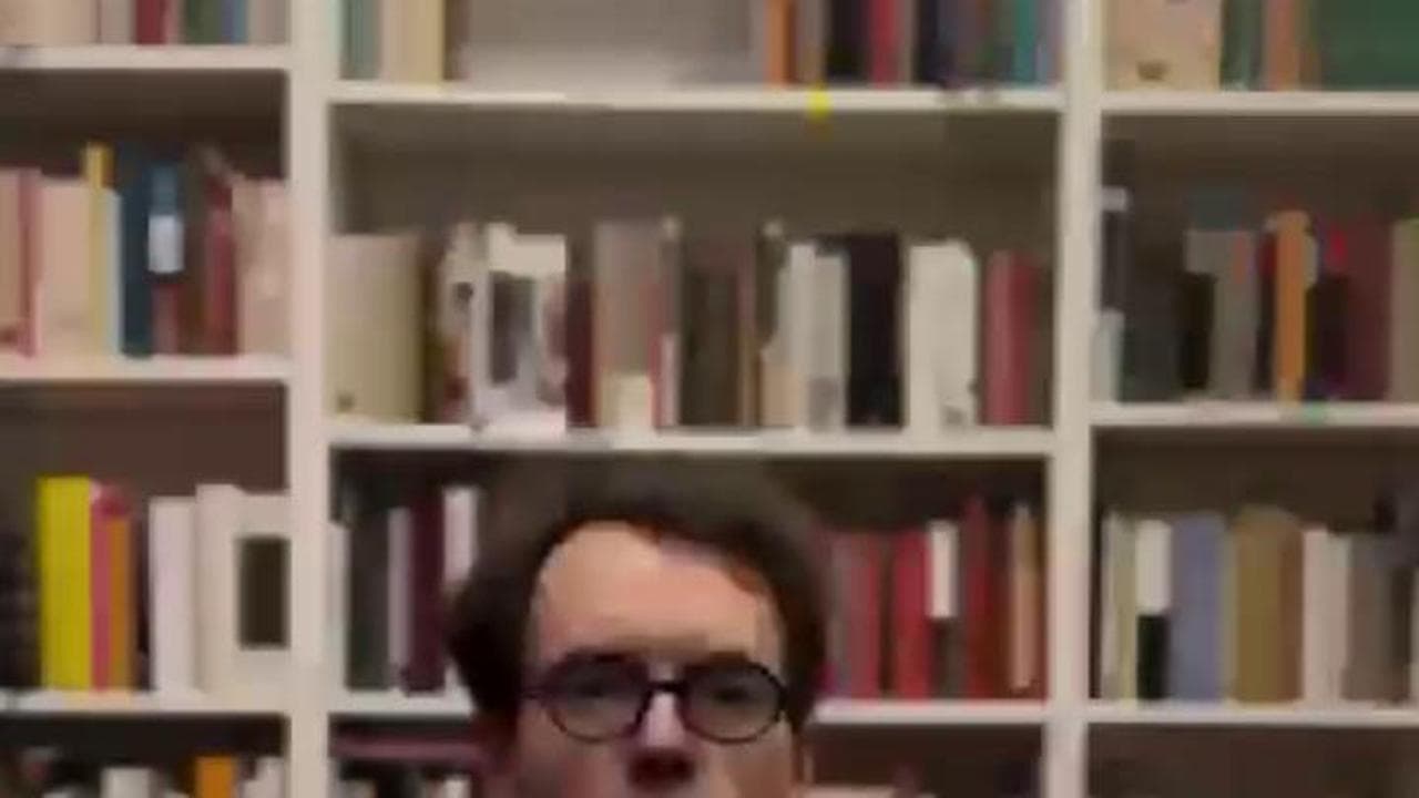 "Sei di sinistra?", il sondaggio degli studenti di FdI. Il prof: "Vi do il nome, schedatemi"