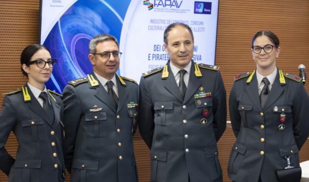 Il Generale Gaetano Sciaraffa con il suo team anti-bagarinaggio digitale