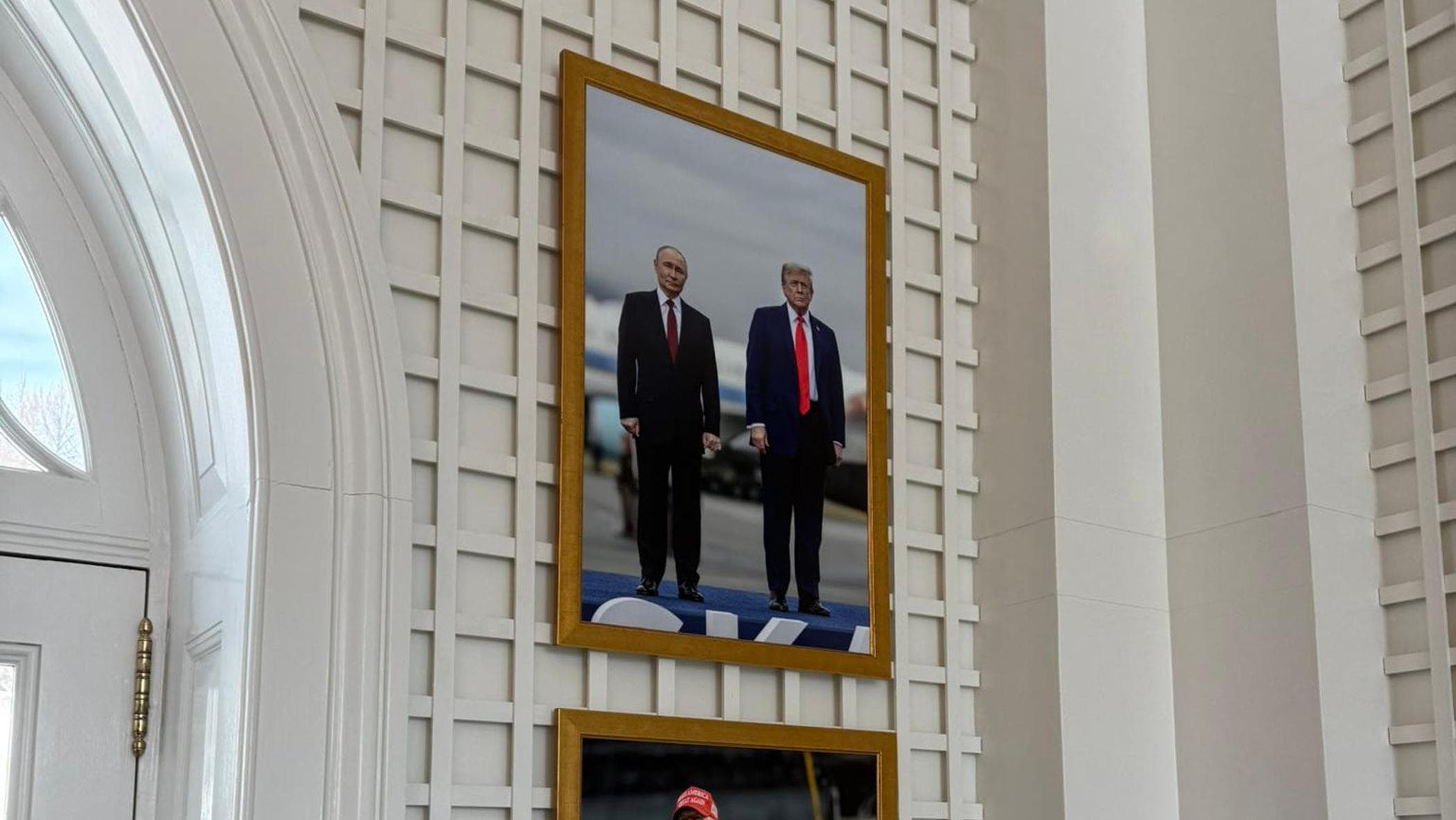 Media: “Una foto di Trump e Putin appesa alla Casa Bianca”