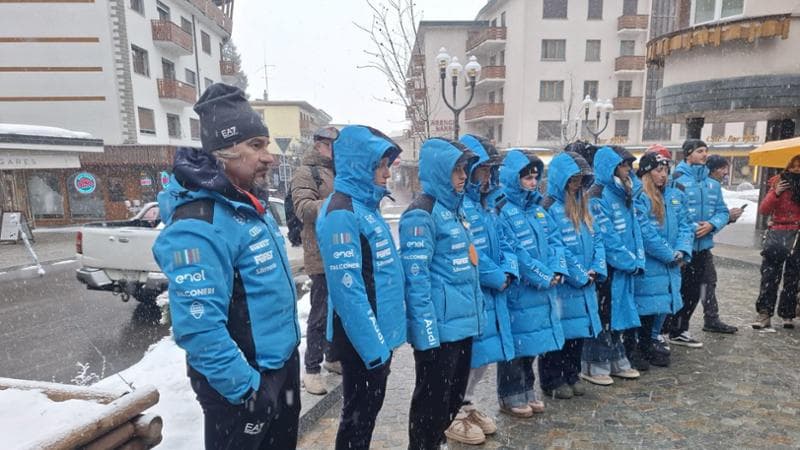Crans-Montana, l’omaggio delle azzurre di sci alle vittime della strage: “Gesto doveroso”