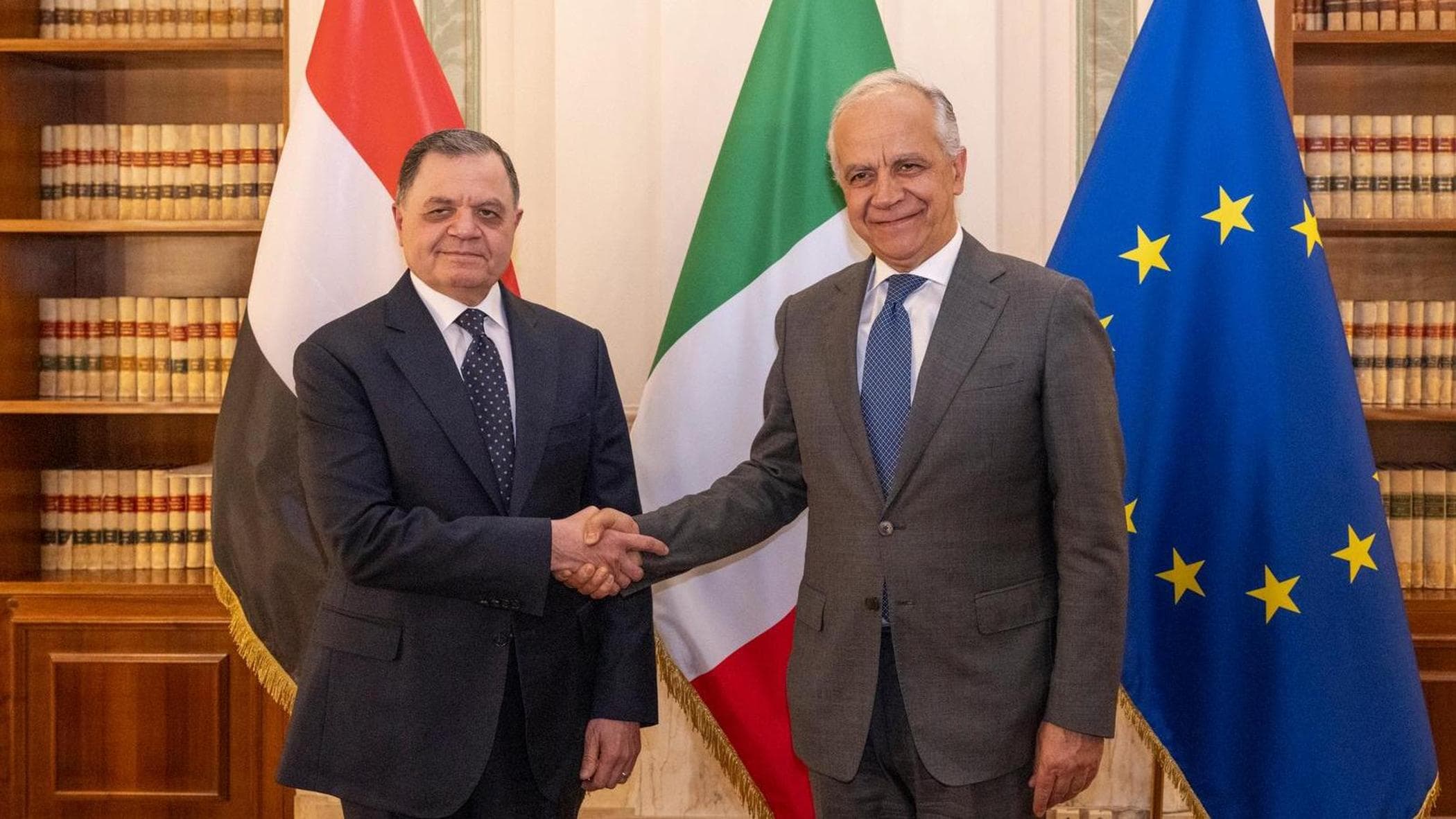 Piantedosi accoglie con tutti gli onori il ministro dell’Interno egiziano. Silenzio su Regeni