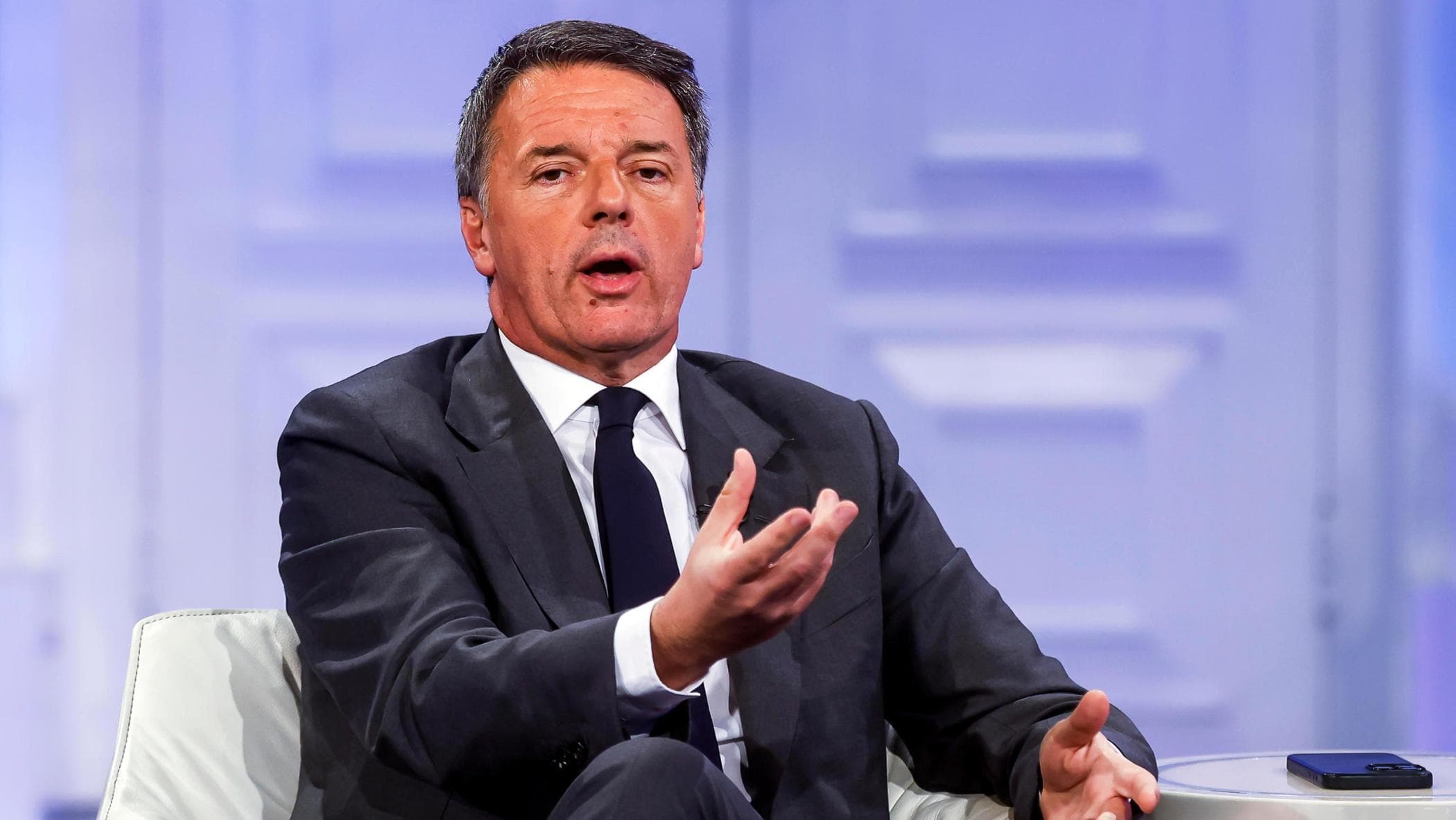 Renzi: “Sprecano miliardi e se ne fregano della Sicilia, il governo peggio di Harry”