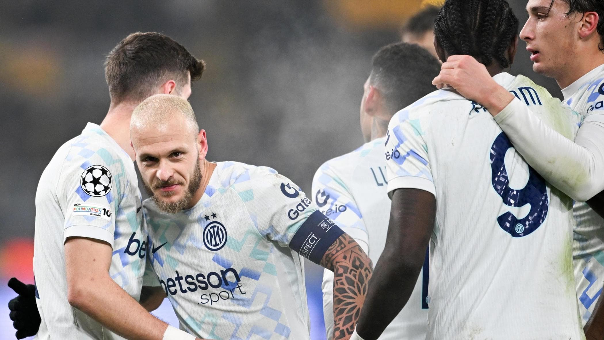 L’Inter fa il suo dovere: 2-0 a Dortmund, poi la beffa arriva da Napoli