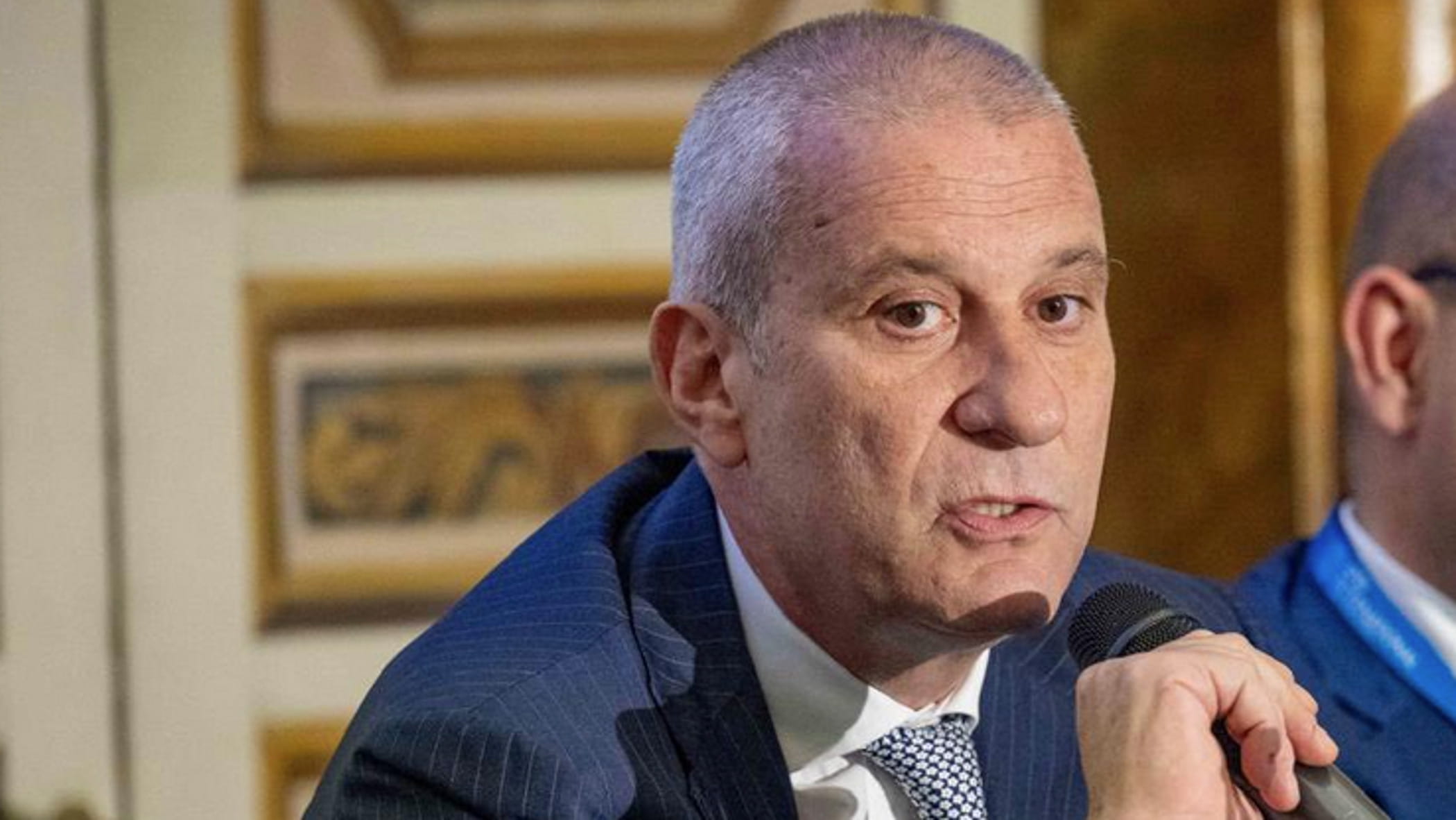 Di Giuseppe, trumpiano di FdI: “Ice violenta? Non mi stupisco. In Italia agenti poco rispettati”