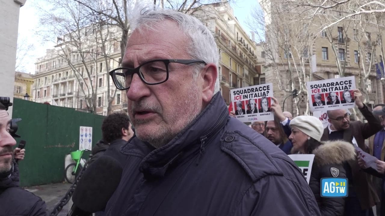 "Squadracce Ice i Italia? No grazie": il sit in a Roma con Riccardo Magi e Bobo Craxi