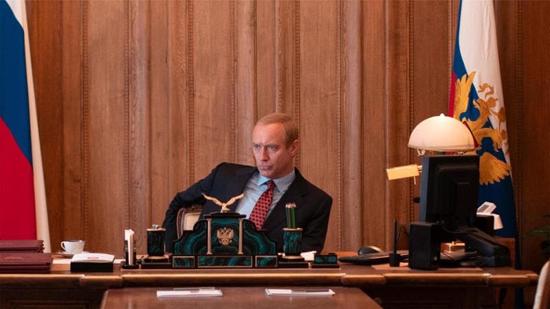 Jude Law nei panni di Vladimir Putin.