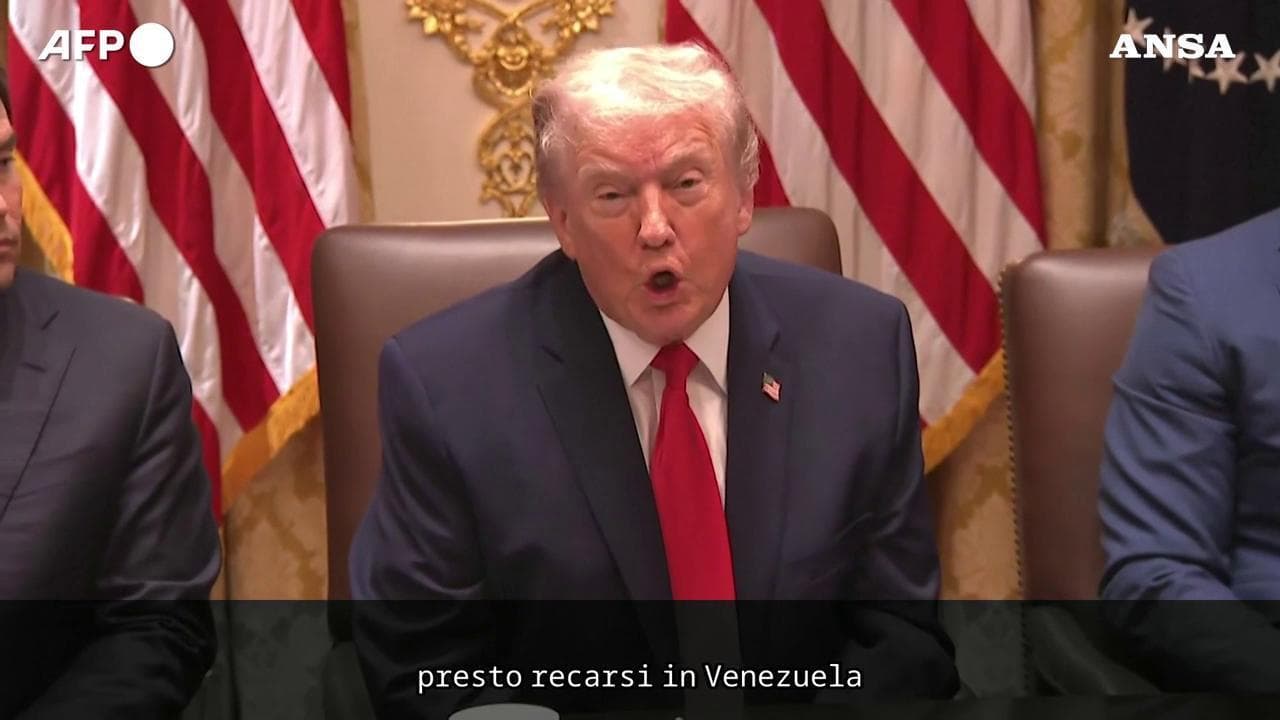 Trump: "Ho parlato con Rodríguez, riapriremo lo spazio aereo sul Venezuela"