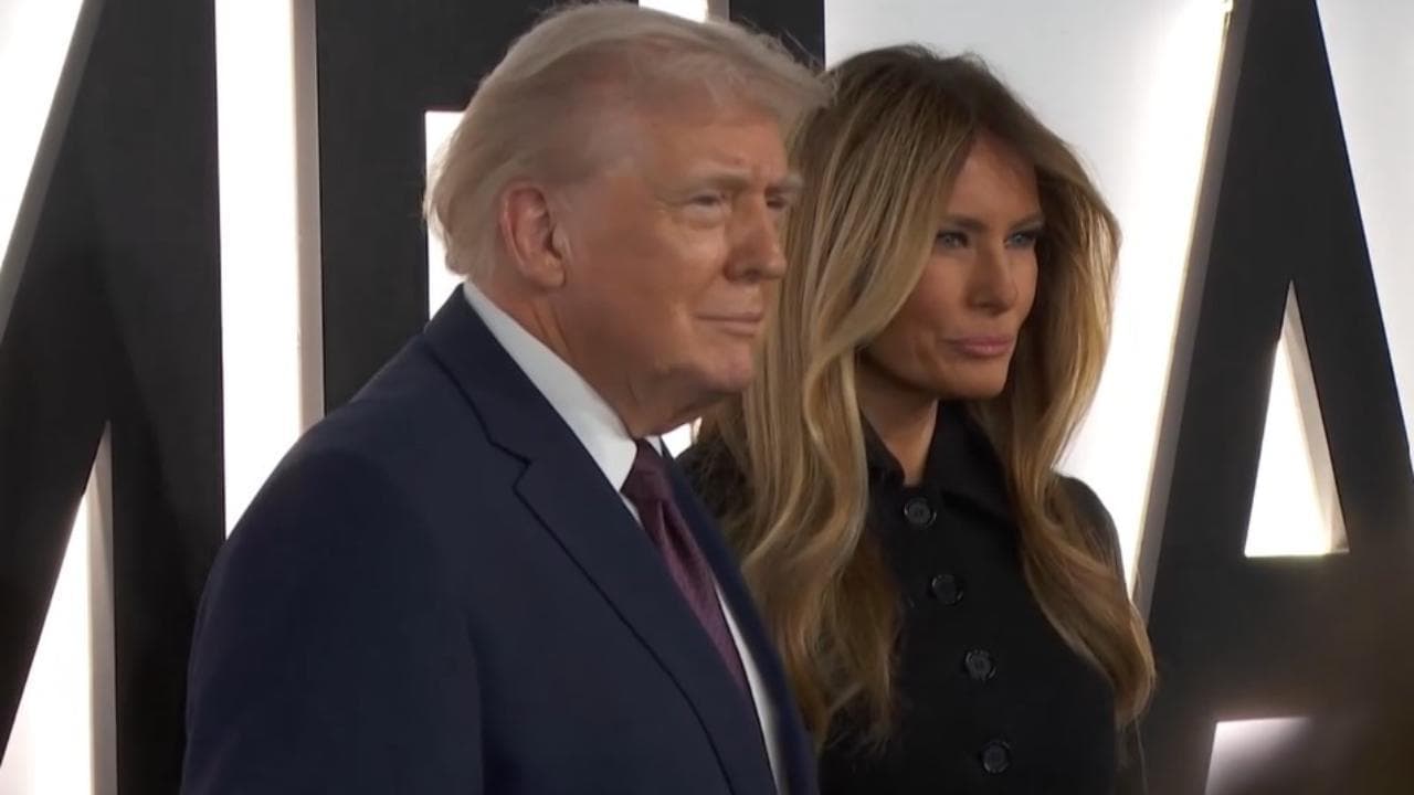 Trump sul red carpet di Melania: "Non ritireremo gli uomini dell'Ice dal Minnesota"