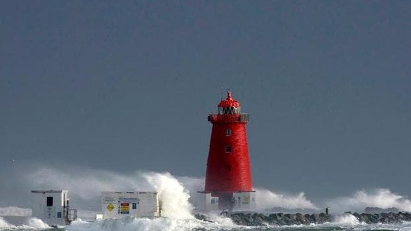 Stormy weather (REUTERS/Clodagh Kilcoyne)