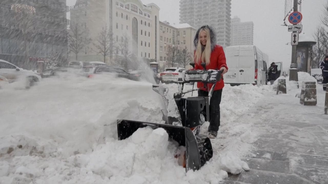 Russia: Mosca sotto la più violenta nevicata degli ultimi 200 anni