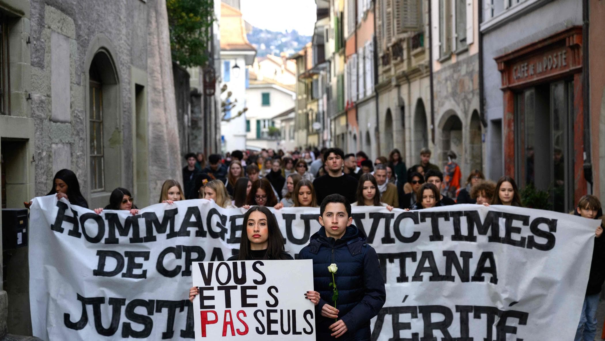 Crans, risveglio dopo un mese, due feriti accusano Jessica: “Non ha mosso un dito per aiutarci”