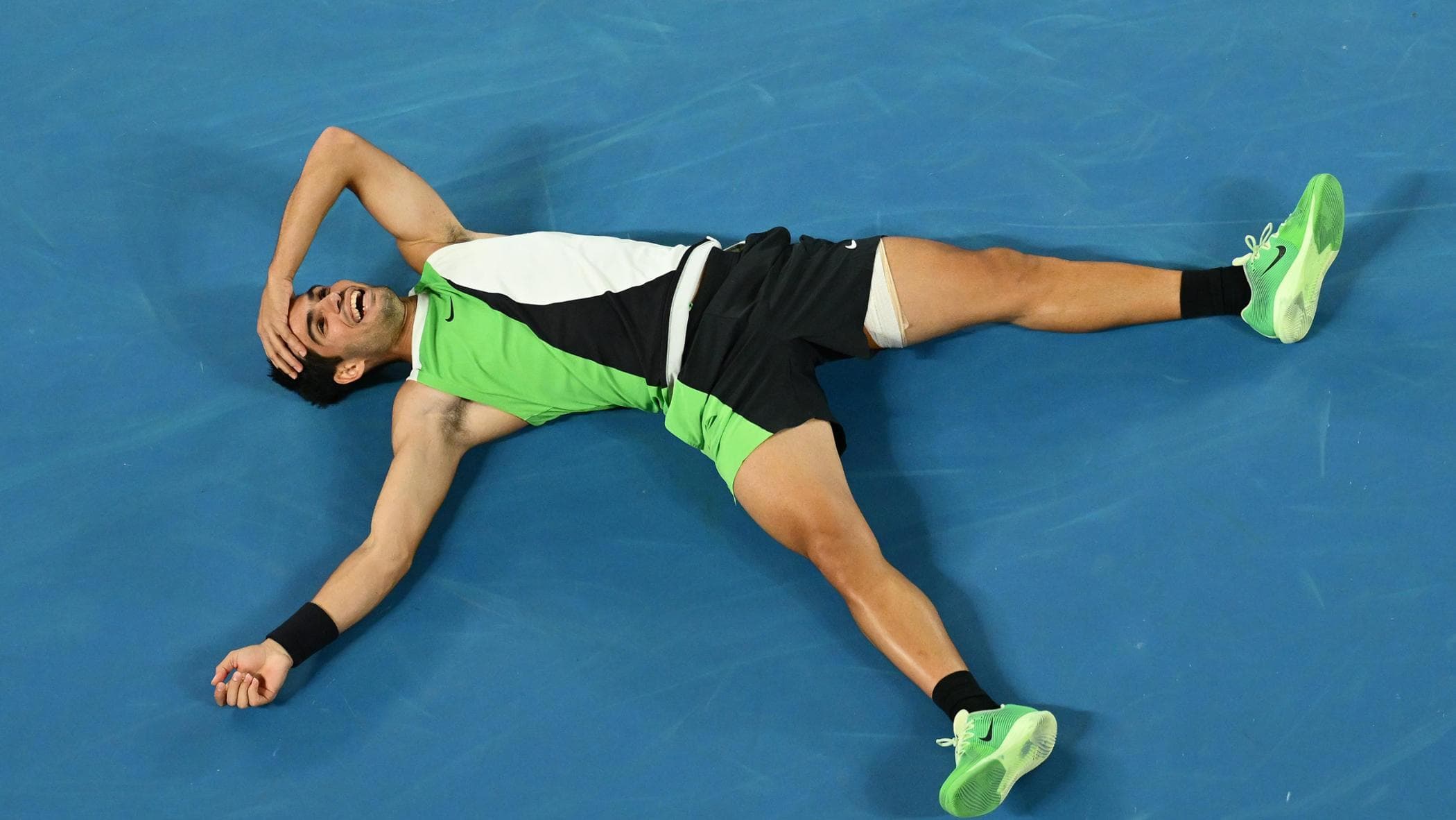 Come Alcaraz nessuno mai: a Melbourne completa a soli 22 anni le vittorie nei tornei dello Slam