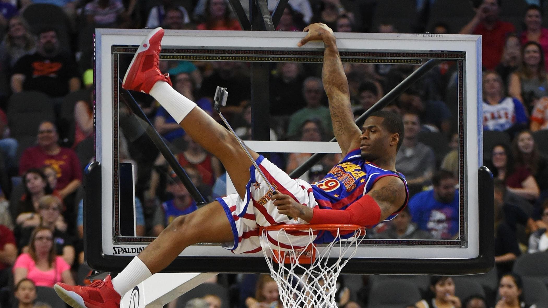 Un secolo di Globetrotters: da Harlem alle stelle, il basket che si fece riscatto