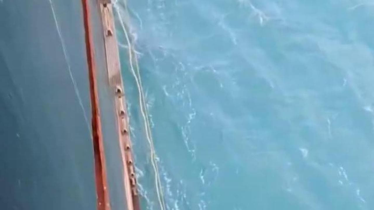 Maxi naufragio nel Mediterraneo, il salvataggio dell'unico sopravvissuto