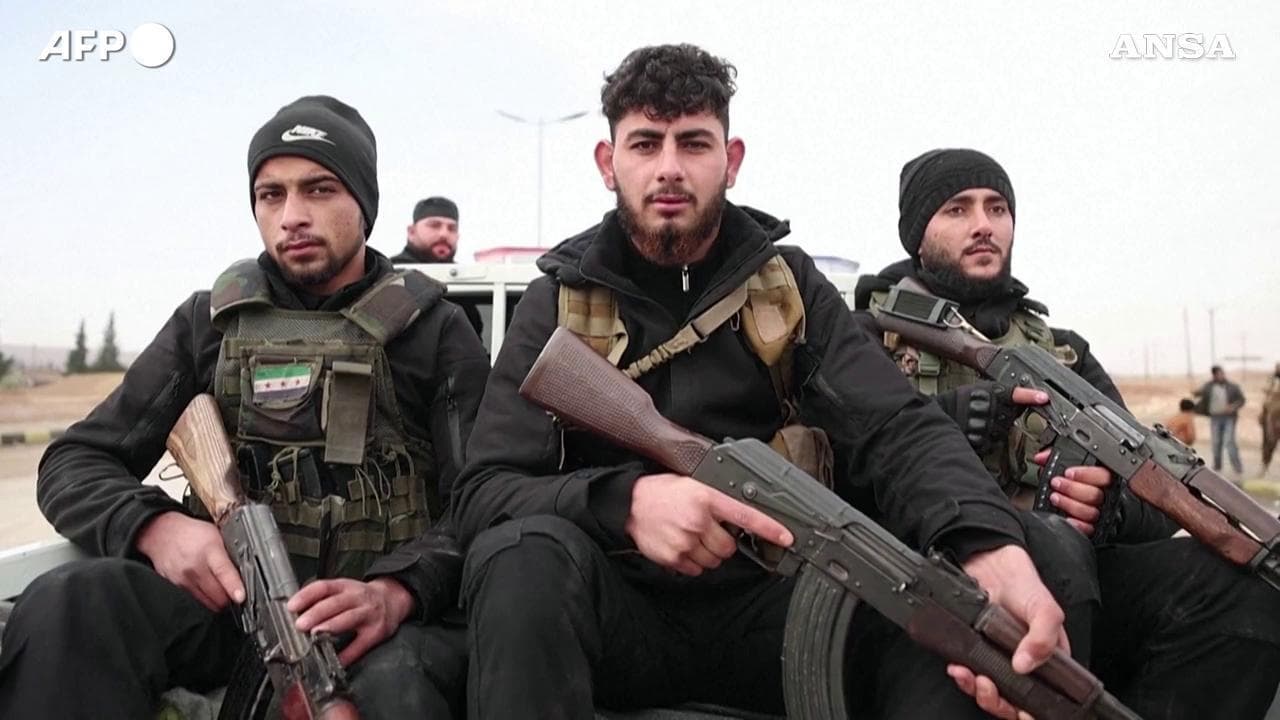 Siria, truppe di Damasco entrano ad Al-Hasakeh dopo l'accordo con i curdi