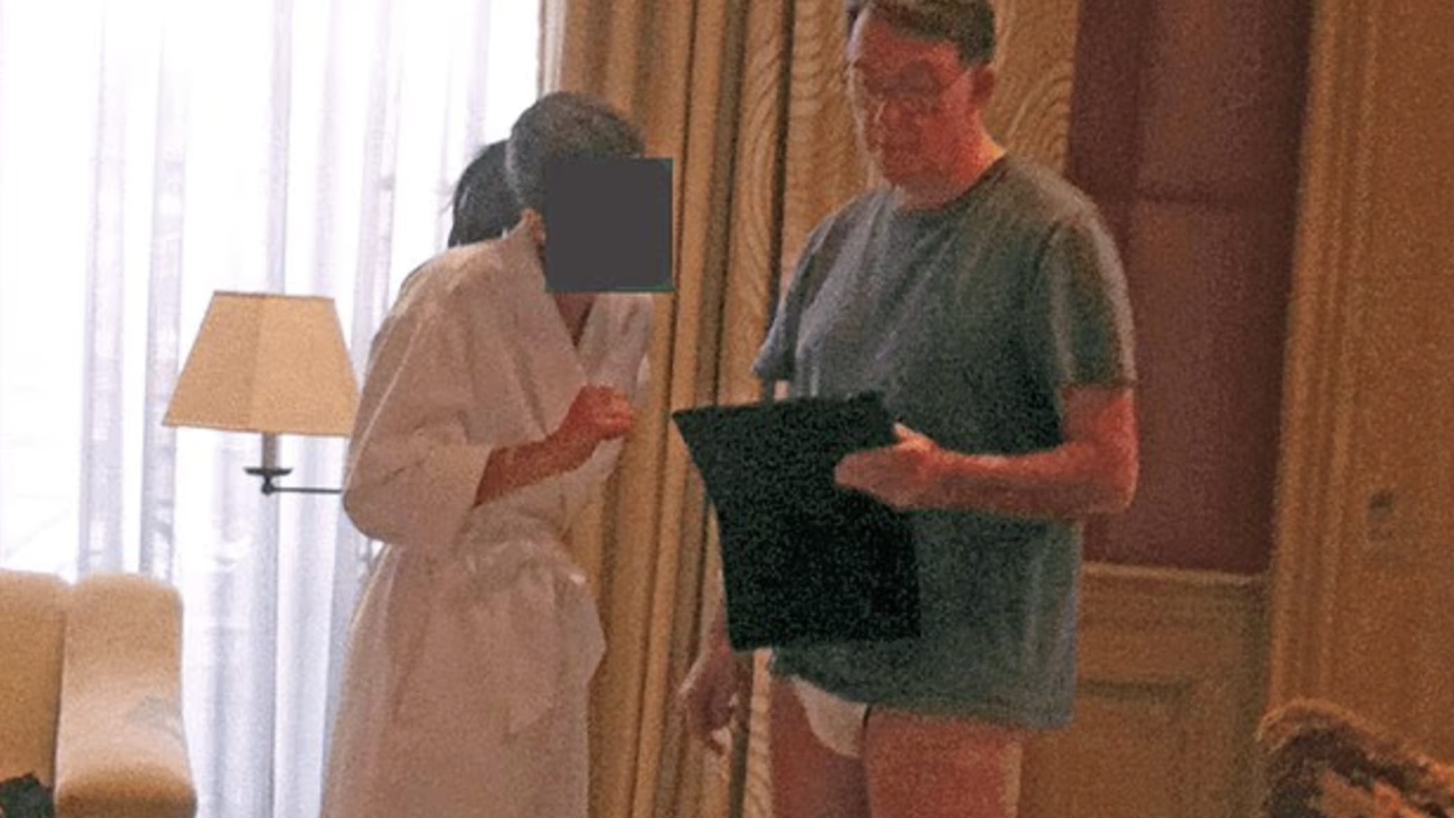 Epstein Files, nuovo scandalo per Lord Mandelson: dai soldi dal pedofilo alle foto in mutande