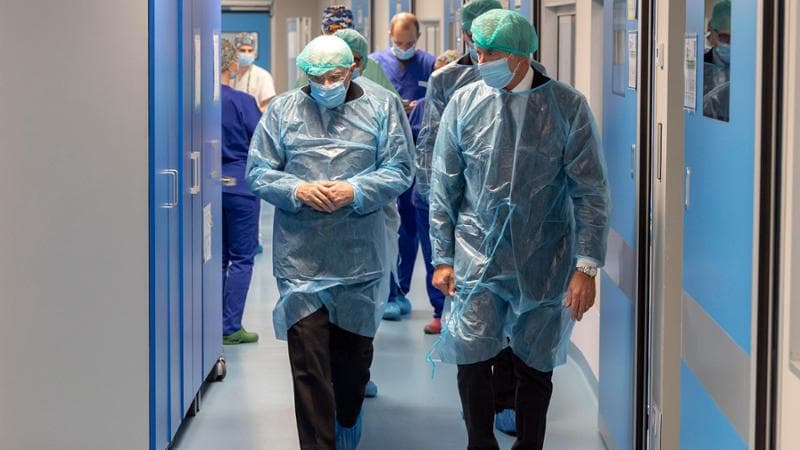 Milano- Il Presidente della Repubblica Sergio Mattarella in visita all'ospedale Niguarda, in occasione della visita ai ragazzi rimasti feriti nel rogo di Crans Montana
