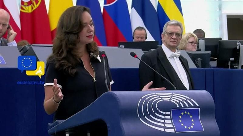 Sarah Knafo, la nuova stella dell’ultradestra che sogna di espugnare Parigi