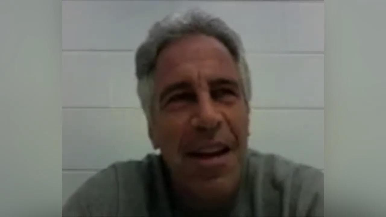 Epstein files, nuovo video inedito dal carcere: "Ragazze ho attaccato le vostre foto sul muro"