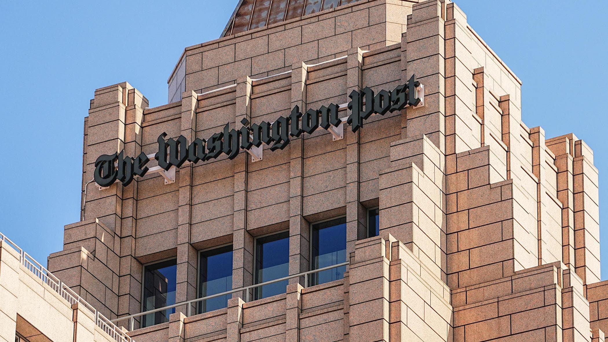 La mannaia di Bezos sul Washington Post: licenziati 300 giornalisti