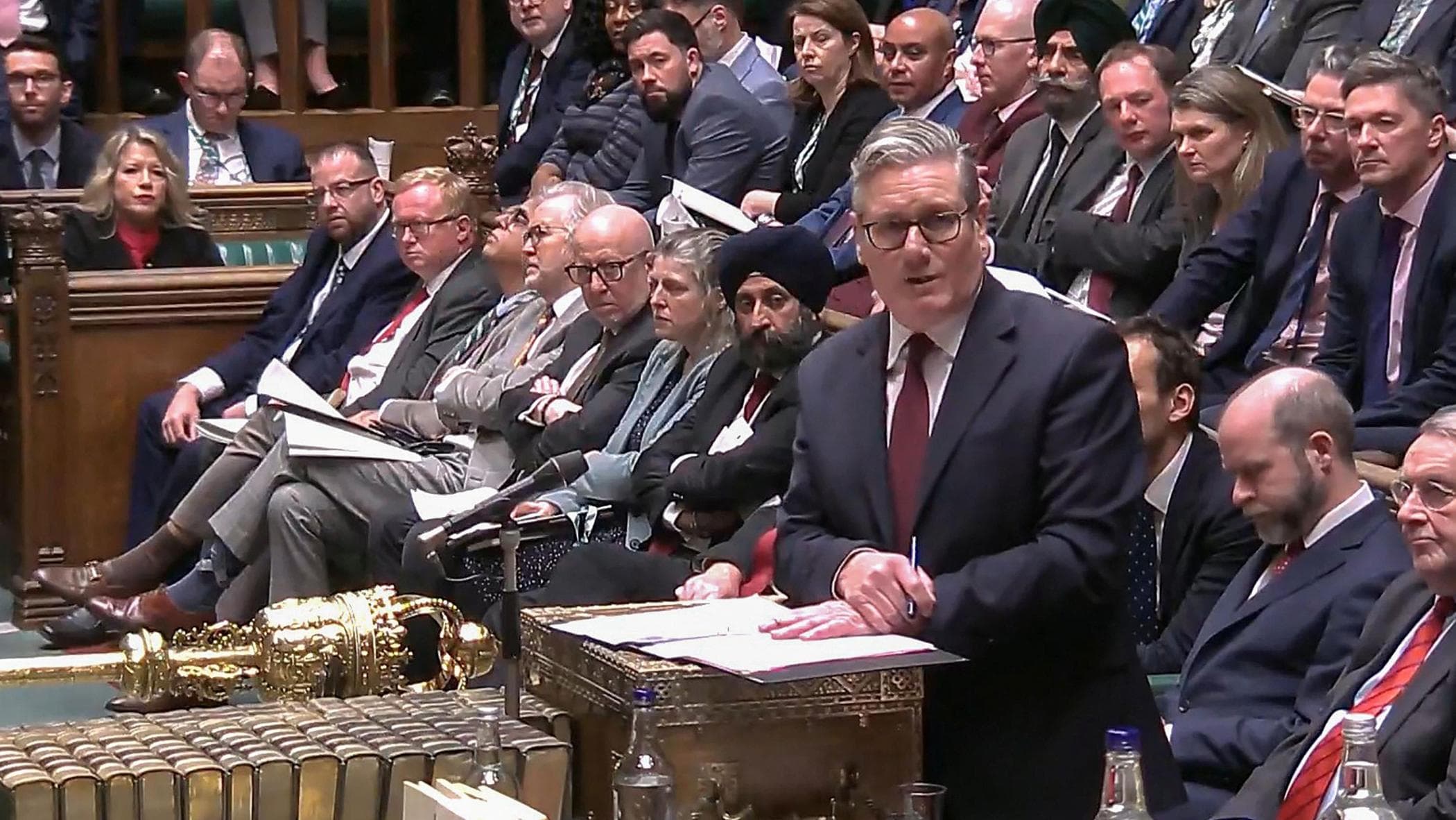 Caso Epstein, perché Starmer rischia di cadere dopo lo scandalo Mandelson