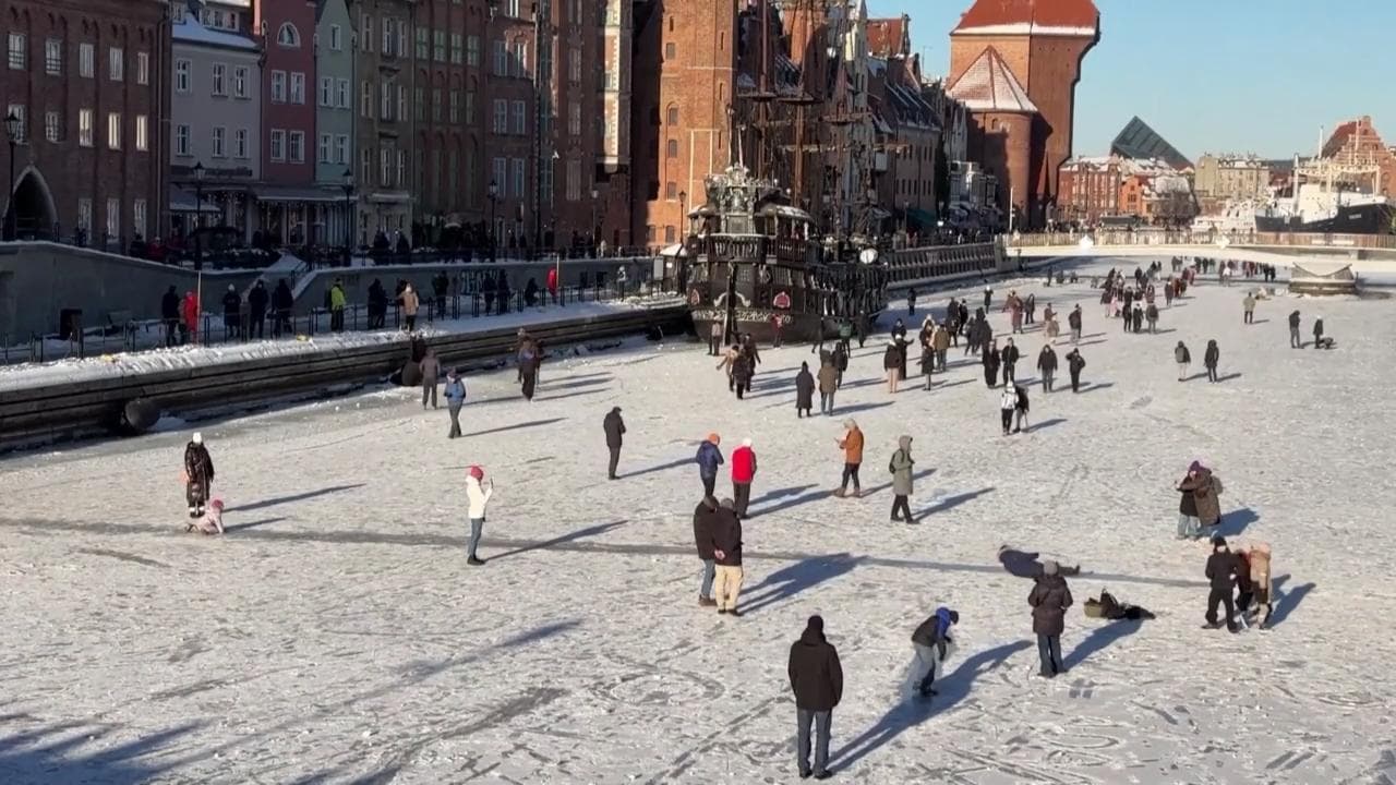 Gelo record in Polonia, fiumi ghiacciati diventano piste improvvisate