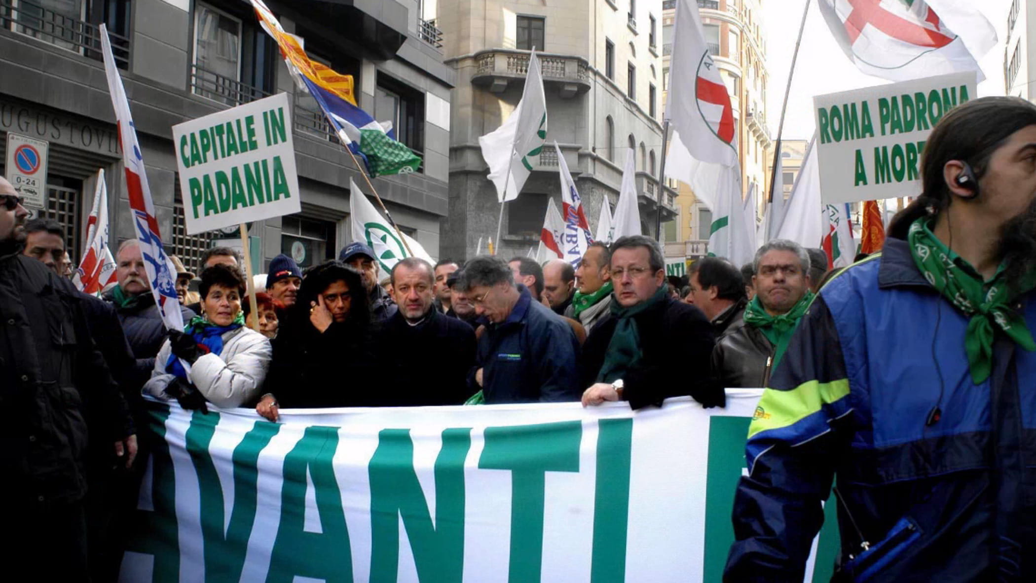L’ira dei vecchi bossiani: “Lega distrutta da Salvini, lui peggio di Vannacci”