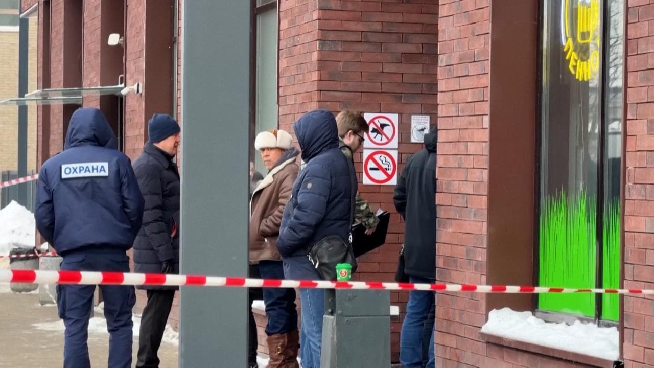 Mosca, spari contro vice capo dell'intelligence militare russa: ricoverato d'urgenza
