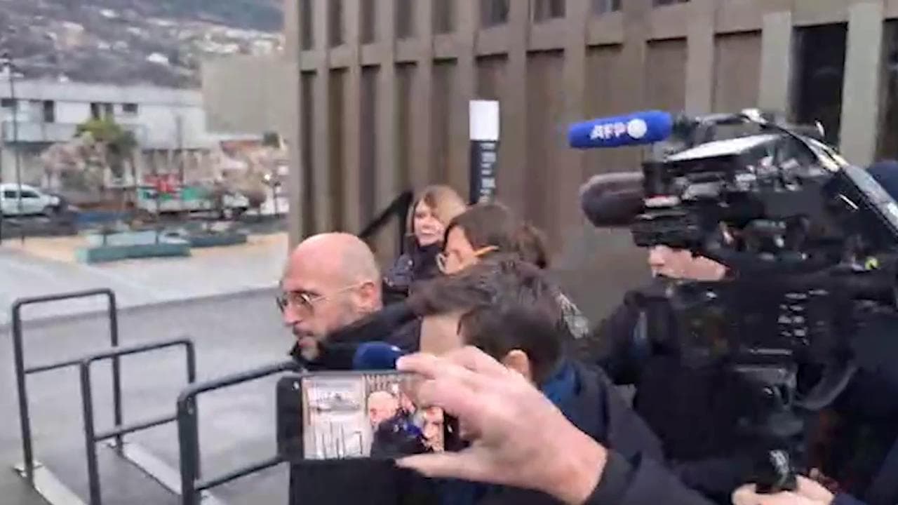 Moretti arriva in tribunale: "Penso a tutte le famiglie"