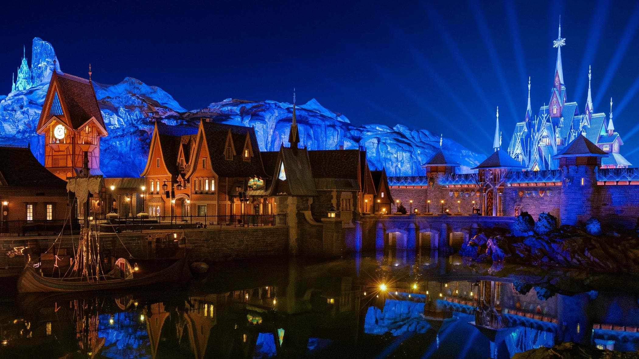 Con Frozen Disneyland Parigi diventa il regno del ghiaccio