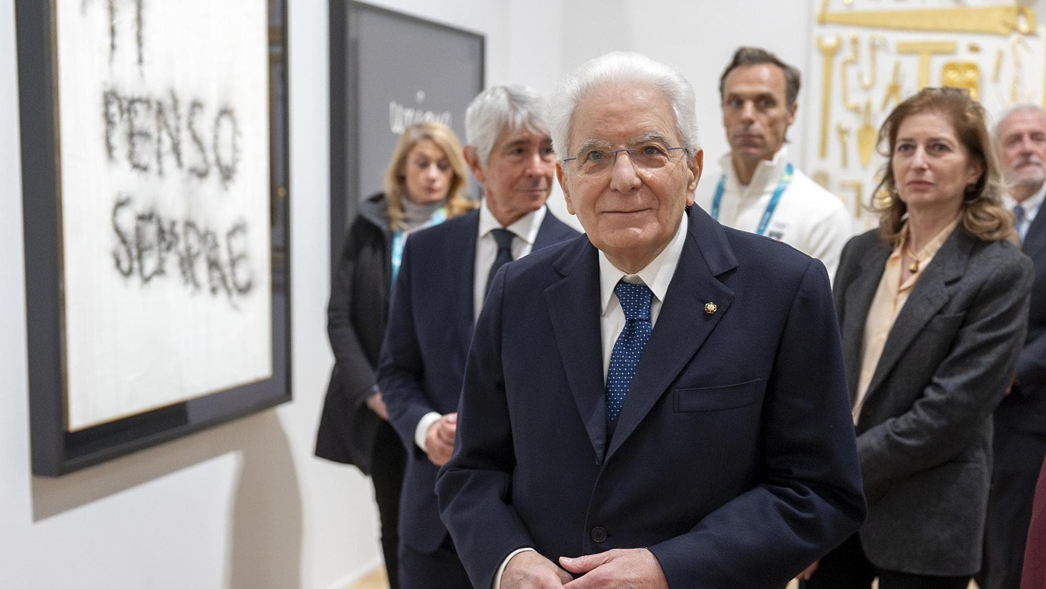 Olimpiadi, sorpresa di Mattarella: arriva in tram con Valentino Rossi autista