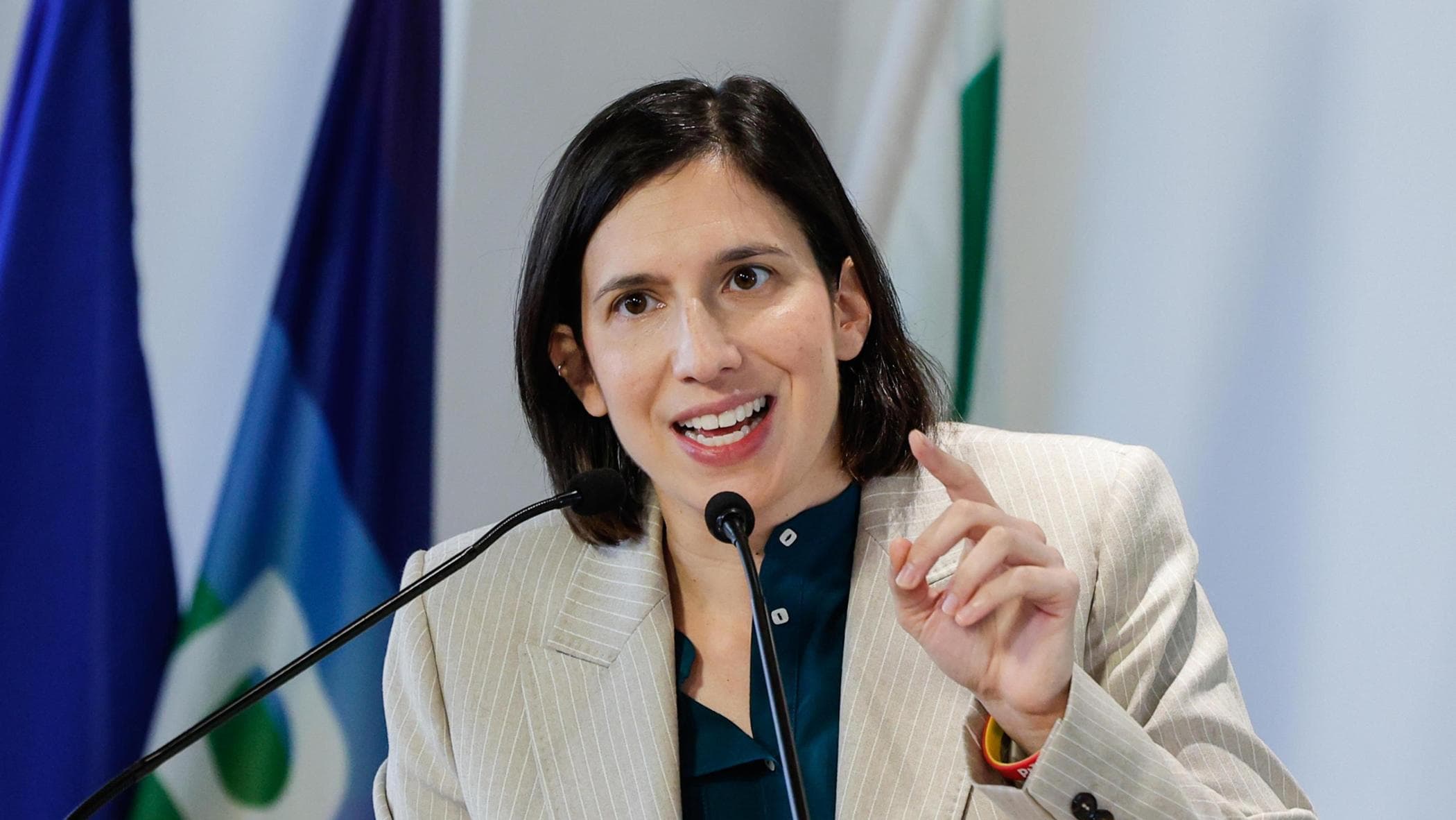 Schlein compatta il Pd: “Rispetto la minoranza ma la linea è una sola”