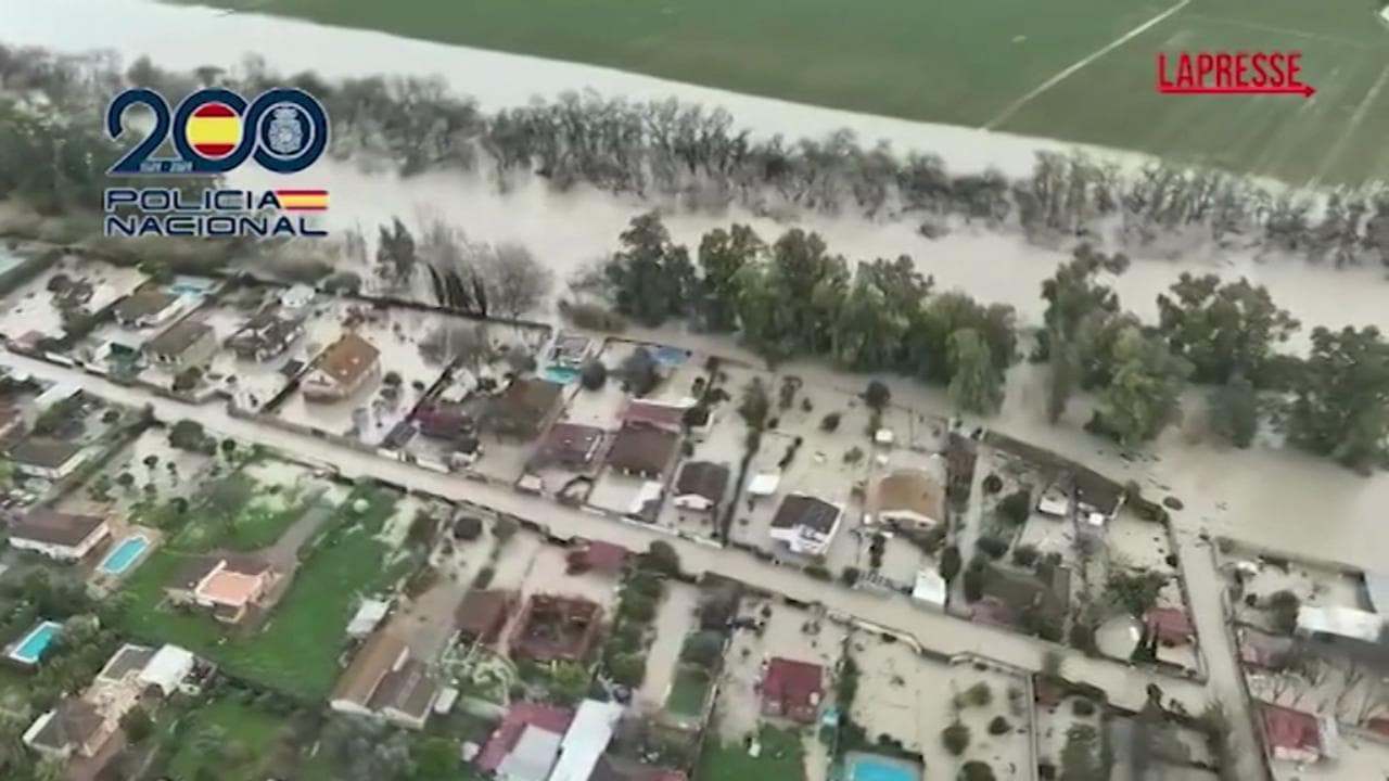 Forti piogge in Spagna, gli allagamenti a Cordova visti dall'alto