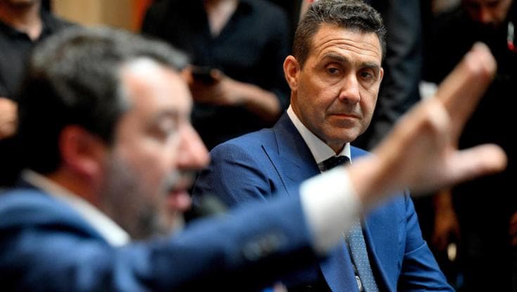 Caso Vannacci, la Lega vuole la legge “anti-traditori”: la proposta per modificare la Costituzione